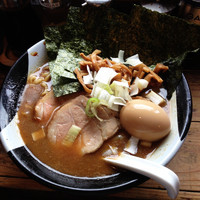 「特製煮干ラーメン」@すごい煮干ラーメン凪 新宿ゴールデン街店 本館の写真