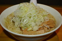 「煮干し塩ラーメン大盛り（250g）ネギトッピング　750円」@麺や のかぜの写真