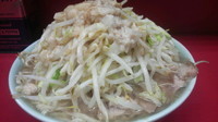 「小ﾗｰﾒﾝ （ｶﾀﾒ ﾔｻｲ ｱﾌﾞﾗ）」@ラーメン二郎 中山駅前店の写真