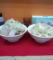 「ラーメン中　野菜ダブル　アブラ」@モッコリ豚の写真