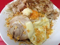 「汁なし（並盛・ニンニク）＋スライスチーズ」@びんびん豚の写真