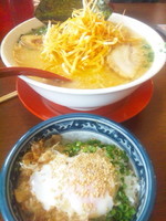 「とんこつネギ山ラーメン＋大盛＋雑炊ご飯」@ラーメンのまめぞう 浦和店の写真