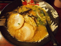 「醤油とんこつらーめん」@本格らーめん 唯一無二の写真