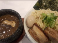 「辛刺激つけ麺　全部入り（大盛）+餃子（8コ）+ご飯」@ぶっと麺 しゃにむにの写真