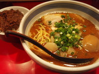 「味玉らーめん(780円)チャーシューのせご飯(200円)」@麺屋あらき 竈の番人の写真