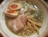 「【限定】煮干し麺（750円）＋味玉（100円）」@麺屋むどうの写真