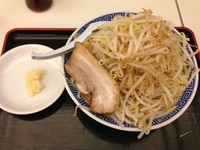 「角ふじ麺 700円 ニンニク ヤサイちょっとマシ + 中盛り」@大勝軒 麺屋こうじの写真