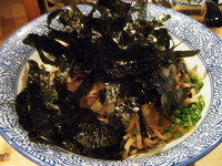 「ぶっかけ・肉おろしそば（黒麺）630円」@武蔵野 虎貴庵の写真