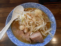 「ラーメン(ニンニク・アブラ)650円」@ラーメンJAPAN 川口本店の写真