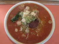 「辛味噌らーめん（中辛）大盛930円」@鬼がらし 本店の写真