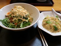 「うま辛麺　６８３円＋チャーハンセット　３１５円」@揚子江の写真