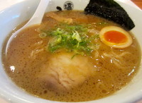 「醤油らーめん」@塩らーめん ひるがおEX 品川キッチンの写真