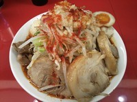 「辛ラーメン（並）＋小豚　700＋150＝850円」@びんびん豚の写真
