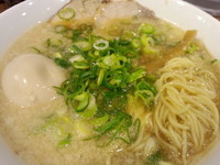 「ラーメン（７００円）＋味玉（１２０円）」@らーめん一途の写真