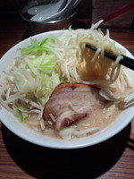「濃厚とんこつ醤油ラーメン（野菜大盛）680円」@麺家 聖の写真