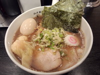 「特製中華そば(醤油)900＋焼餃子 350」@江戸前煮干中華そば きみはん 五反田店の写真