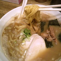 「烏賊干し鶏白湯醤油そば 780円」@新橋 纏の写真