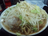 「ぎ郎らーめん(700円)大盛(100円)野菜増し(30円)」@らーめん ぎょうてん屋 東名厚木店の写真