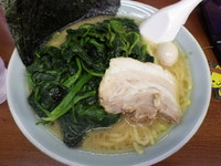 「ラーメン＋ほうれん草」@ラーメン三國家 関内店の写真