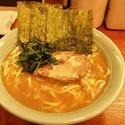 ラーメン中盛り８００円