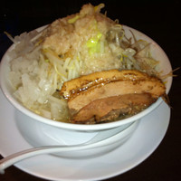 「ラーメン 野菜普通、脂 タマネギ ニンニク多目」@らーめん いち大の写真