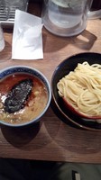 「辛つけ麺(並)　750円」@つけ麺専門店 三田製麺所 御茶ノ水店の写真