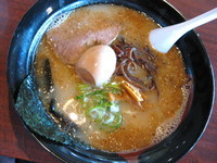 「とんこつ節粉塩ラーメン￥６８０」@ラーメン&らーめん 一代元 館林店の写真