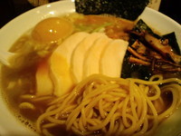 「特製烏賊干し鶏白湯醤油そば 980円」@新橋 纏の写真