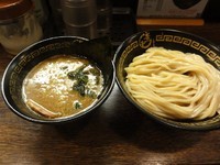 「煮番搾り（濃厚） 800円 中盛無料」@東京煮干中華そば 三三㐂 大森の写真