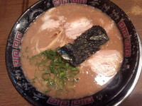 「とんこつラーメン」@無鉄砲 大阪店の写真