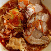 「辛味噌ラーメン+チャーシュー」@味噌麺 伝堂の写真