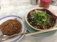 「中華そば （小）￥550+ヤキメシ :￥500」@新福菜館 本店の写真