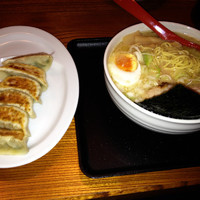 「(10食限定)白そば¥680+半ライス¥100+餃子(クーポン)」@麺創 宮本の写真