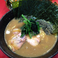 「ラーメン海苔増し脂少なめカタメ」@家系総本山 ラーメン吉村家の写真