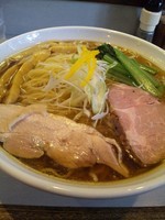 「冷や煮干そば　大盛り　850円」@麒麟児の写真
