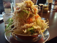 「技郎(680円)野菜増量(60円)背脂ニンニク辛味(無料)」@あしょろの写真