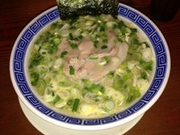 「ねぎラーメン (@750円)」@長浜豚骨 まるえいラーメンの写真