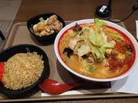 「味噌ちゃんぽん野菜一日盛り　スペシャルセット」@ちゃんぽん亭総本家 エクスパーサ多賀店の写真