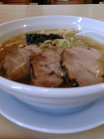 「香味鶏出汁魚介（醤油）　チャーシューそば」@麺屋 信の写真