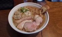 「鶏そば（塩）＋特製トッピング」@はりけんラーメンの写真