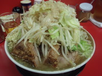 「大らーめん,豚入(ヤサイマシマシニンニクアブラ)」@らーめん豚喜の写真