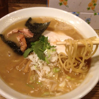 「烏賊干し鶏白湯醤油そば」@新橋 纏の写真