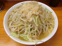 「小ラーメン（650円）麺硬めニンニクアブラカラメ」@ラーメン二郎 立川店の写真
