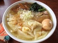 「塩ワンタンめん＋名古屋コーチン味付玉子（￥900＋￥100）」@支那そばや 鶴ヶ峰店の写真