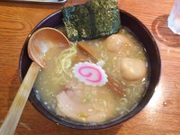 「塩らーめん(700円)+煮玉子(サービス)」@麺処 とらたまの写真