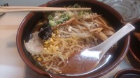 「みそラーメン、餃子（ハーフ）」@手もみらーめん 十八番の写真