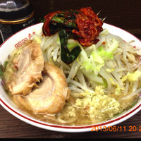「小ラーメンにニラキムチ」@ラーメン二郎 横浜関内店の写真