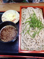 「梅ざるそば450円」@本陣そば 鴬谷店の写真