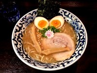 「醤油らーめん」@東京駅 斑鳩の写真