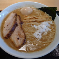 「特製鶏煮干らーめん＋大盛　900＋100＝1000円」@麺家 一鶴の写真